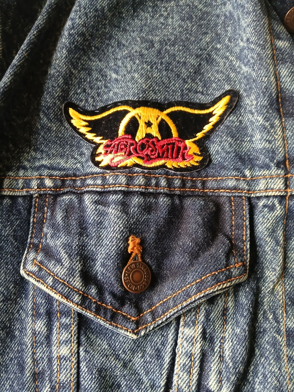 ☆Customized Vintage Levi's Distressed Blue Denim Aerosmith Jacket With Patches♤ - Picture 3 of 8